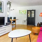 Holiday home 3 Bedroom Lovely In Ronne