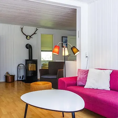 3 Bedroom Lovely In Ferienhaus